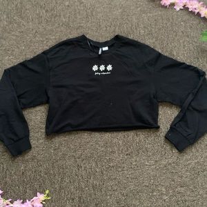 “Feeling Independent” Long Sleeved Crop Top